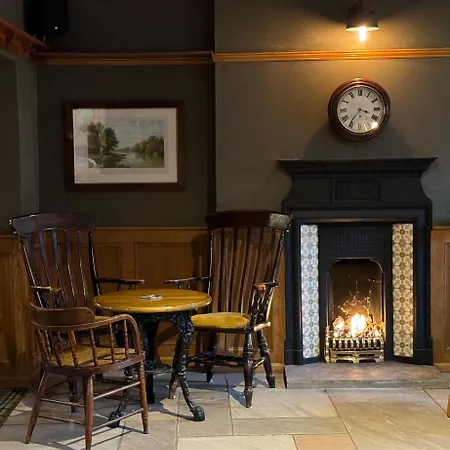 Middle House Inn