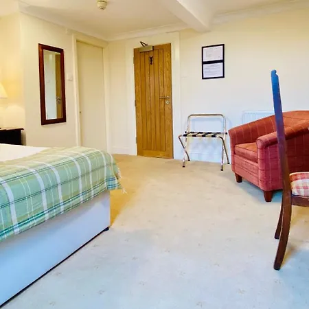Middle House 3*