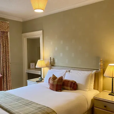 Middle House 3*